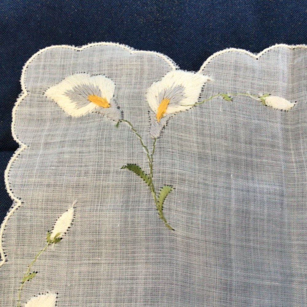 Vintage Set of Matching Floral Embroidered Handkerchiefs with scalloped edges